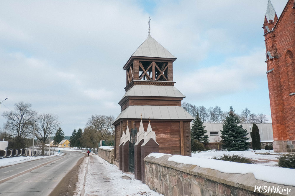 Деревянная башня-колокольня на Нарочи
