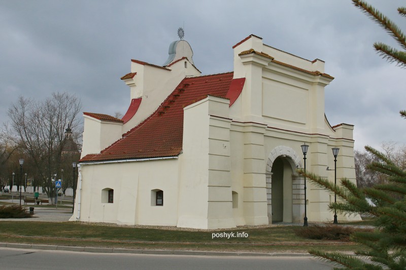 Слуцкая брама в несвиже фото