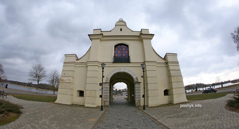 Слуцкая брама в несвиже фото