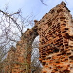 Руины синагоги в деревне Новый Свержень Руины синагоги в деревне Новый Свержень