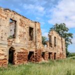 Руины усадьбы Радзивиллов в деревне Жирмуны Руины усадьбы Радзивиллов в деревне Жирмуны