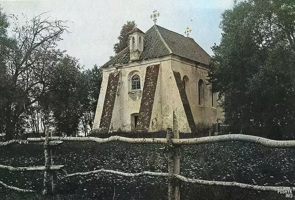 Гайцюнішкі старое фота Руіны капліцы ў вёсцы Гайцюнішкі