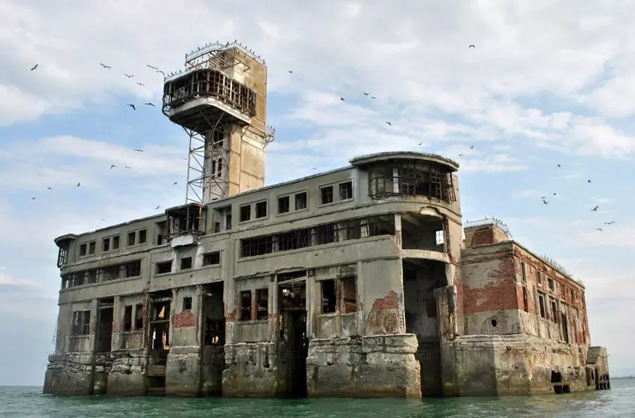 Abandoned Workshop of the Dagdiesel Plant in Kaspiysk