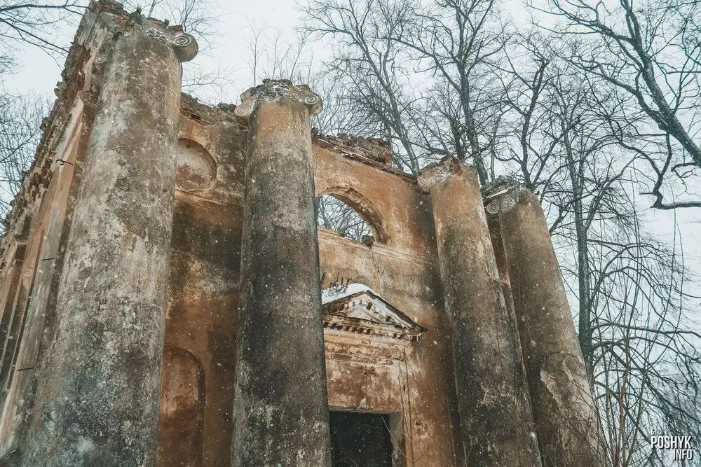 Касцёл у Раванічах, Беларусь Касцёл у Раванічах, Беларусь