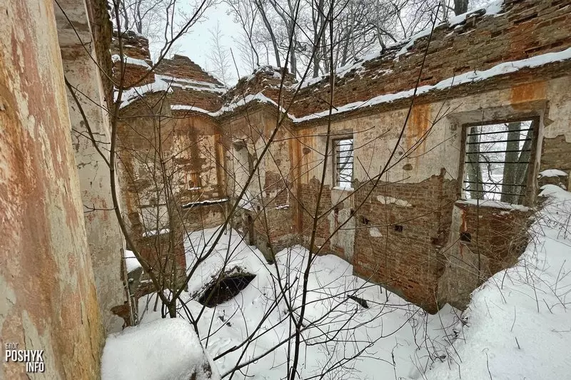 Руіны касцёла ў Раванічах Руіны касцёла ў Раванічах