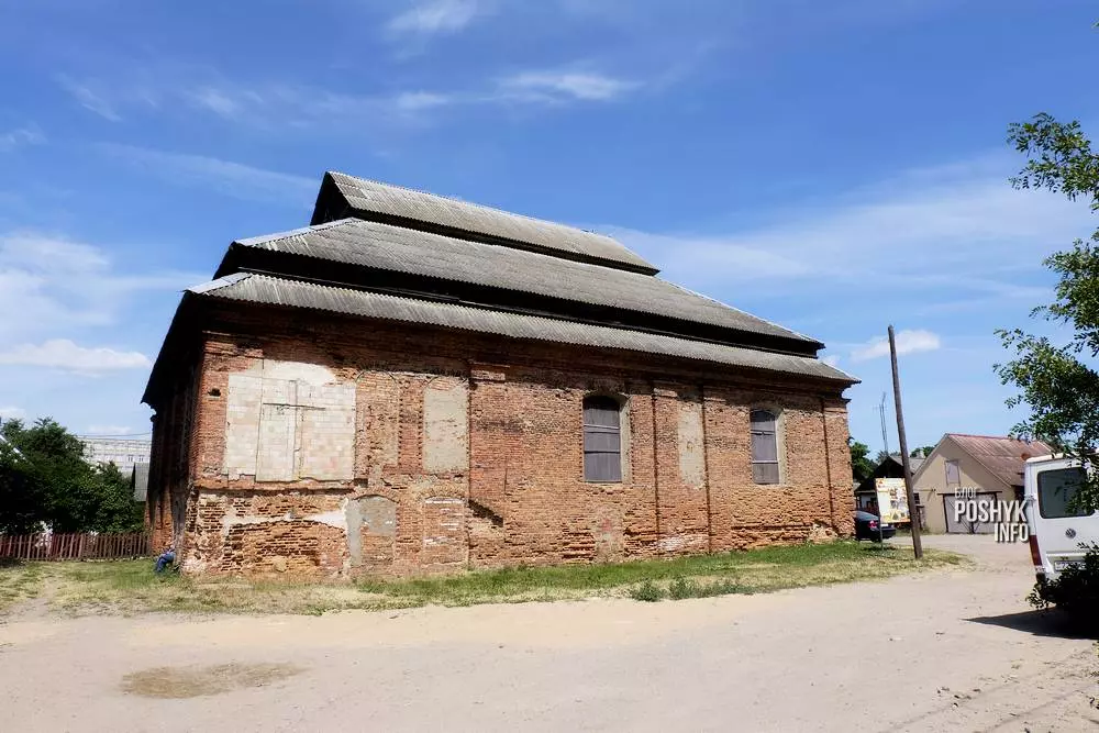What does the synagogue look like in Oshmyany?