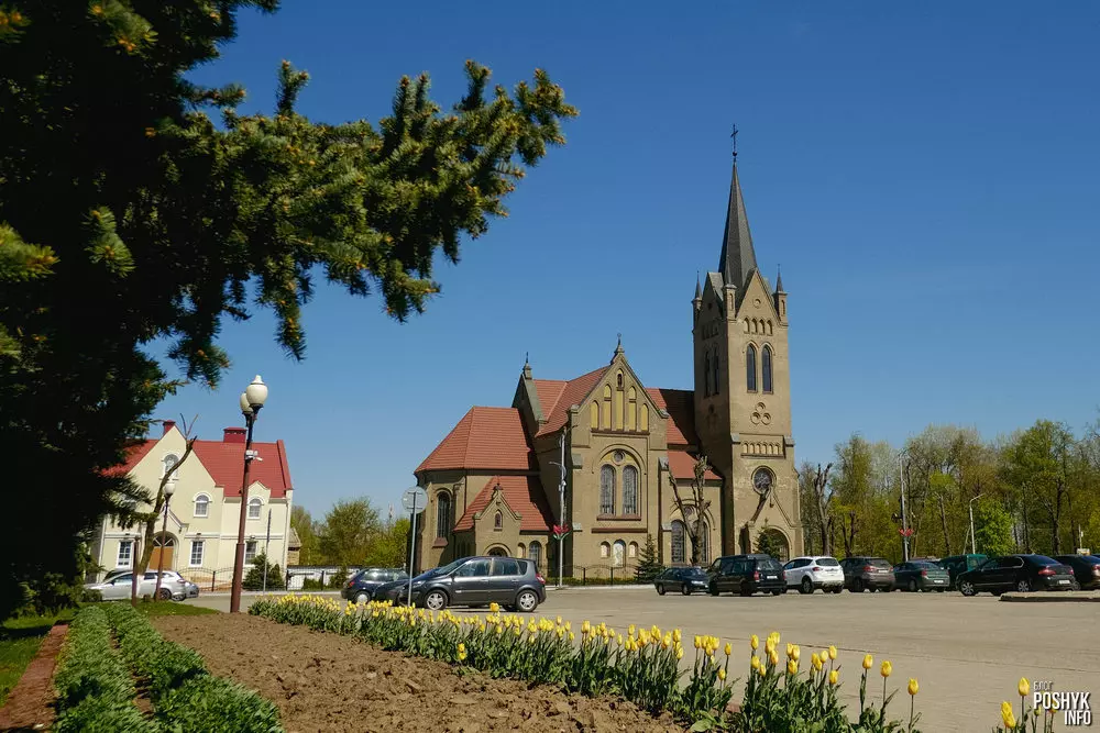 Крыжаўзвіжанскі касцёл у Вілейцы Галоўная славутасць у горадзе Вілейка - неагатычны касцёл