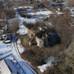 Заброшенная Троицкая церковь в деревне Березовец