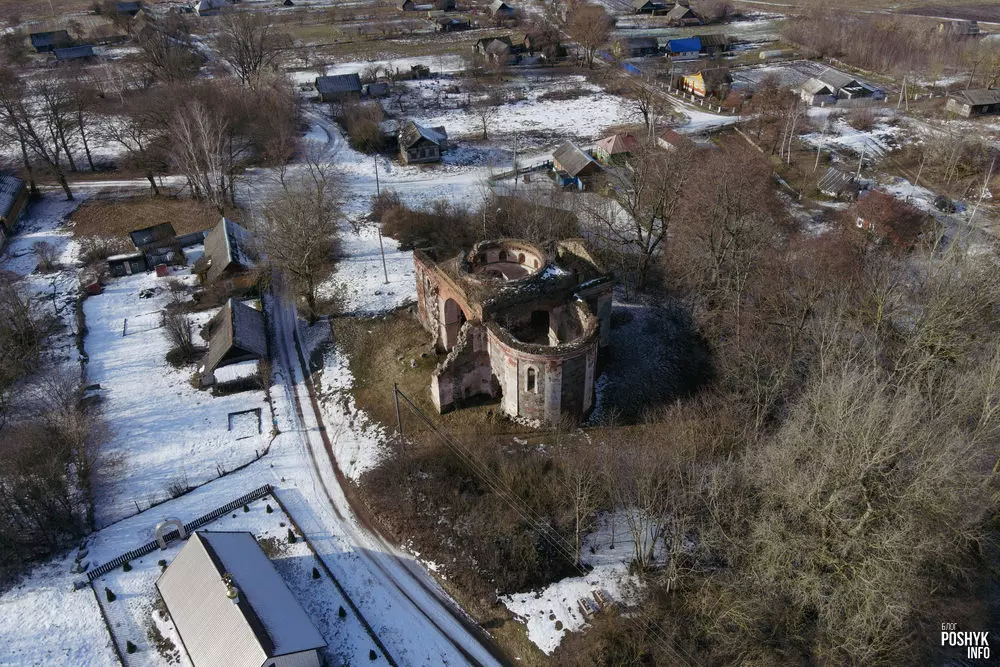 Руіны царквы ў вёсцы Беразавец Руіны царквы ў вёсцы Беразавец