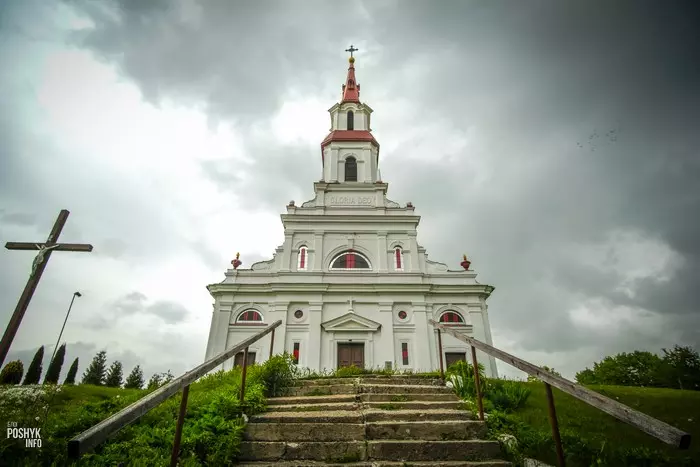 Касцёл Святых апосталаў Пятра і Паўла у вёсцы Мядзведзічы