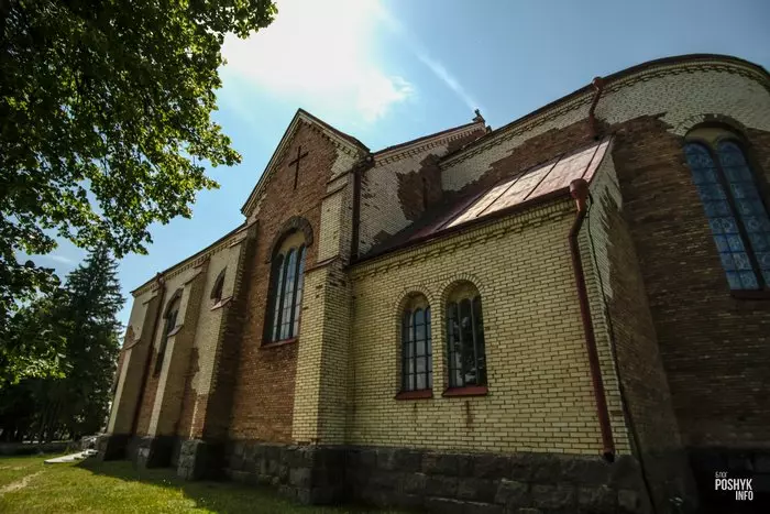 Пасёлак Школьны Незвычайны касцёл у Беларусі