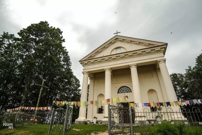 Вішнева, Беларусь Касцёл Святога Тадэвуша ў Вішневе