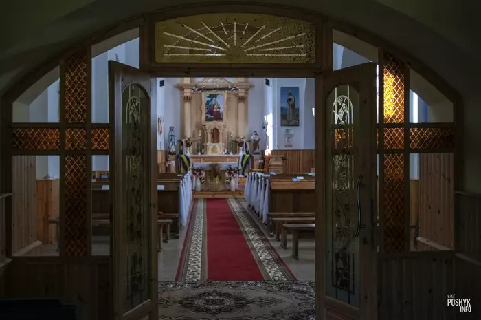 Касцёл Варонча фота ўнутры