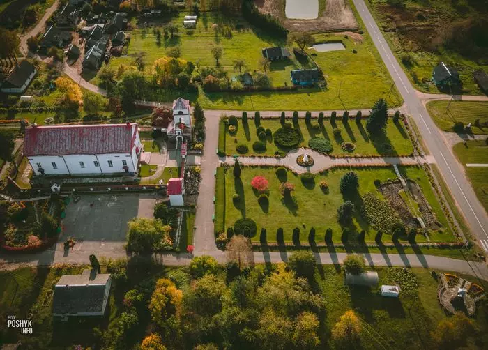 Парк і касцёл у Мосары