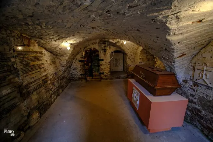 Крыпта ў касцёле Удзела Крыпта ў касцёле Удзела