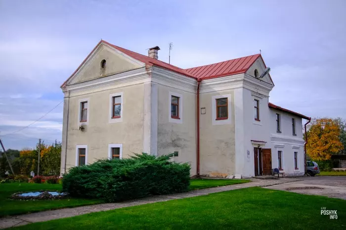 Плябанія ў вёсцы Удзела (кляштар францысканцаў) Плябанія ў вёсцы Удзела (кляштар францысканцаў)