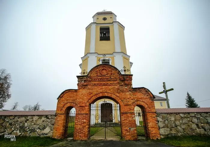 Брама касцёла ў Крывічах Брама касцёла ў Крывічах