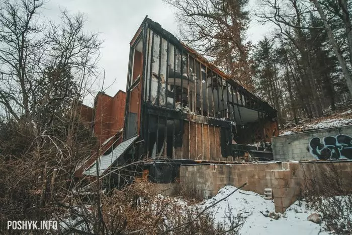 What Is Left of the Premium Rooms at Penn Hills Resort? Pocono Mountains abandoned USA