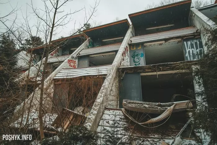 Abandoned Penn Hills Resort in Pennsylvania Abandoned Penn Hills Resort in Pennsylvania