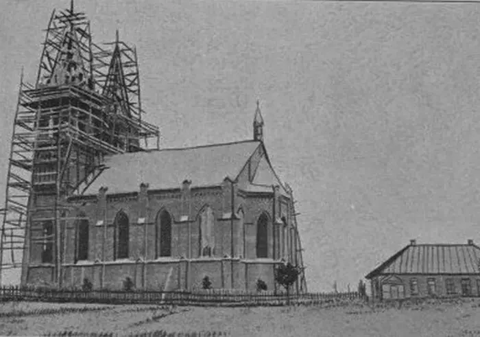 Касцёл у пасёлку Ушачы.