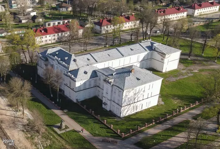 Будынак былой мужчынскай гімназіі ў горадзе Мсціслаў
