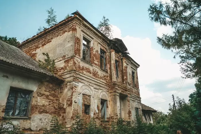 Закінутая сядзіба Трэмбіцкіх у Лінове.