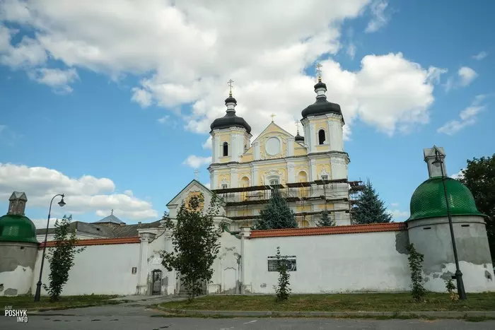 Храм у Юравічах