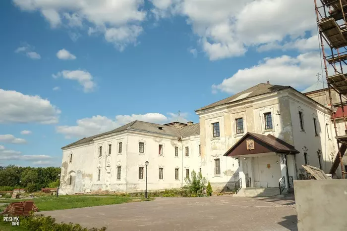 Кляштар езуітаў Юравічы