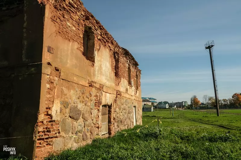 Сядзіба Радзівілаў: руіны бровара і свірана