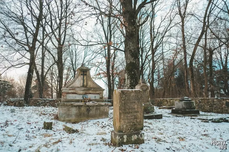 Могілкі ў вёсцы Ракавіца Могілкі ў вёсцы Ракавіца