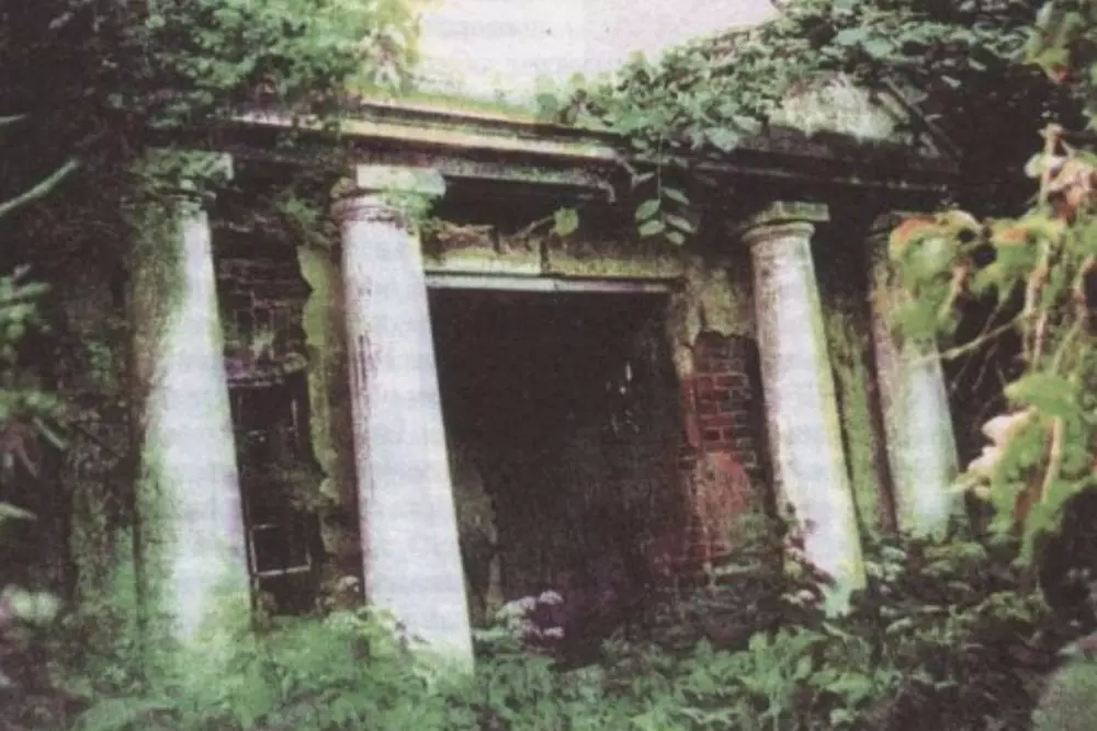 Пахавальня Рдултоўскіх у вёсцы Верхняе Чэрніхава