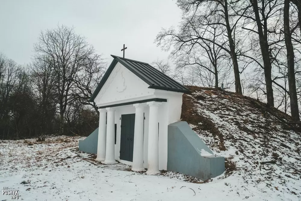 Пахавальня Рдултоўскіх у вёсцы Верхняе Чэрніхава