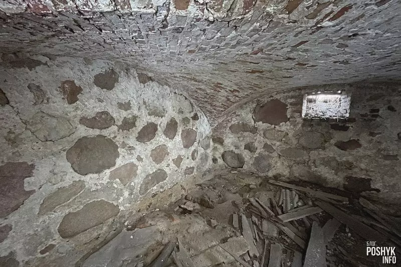 Падвал закінутай сядзібы