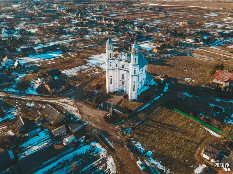 Касцёл у аграгарадку Лужкі