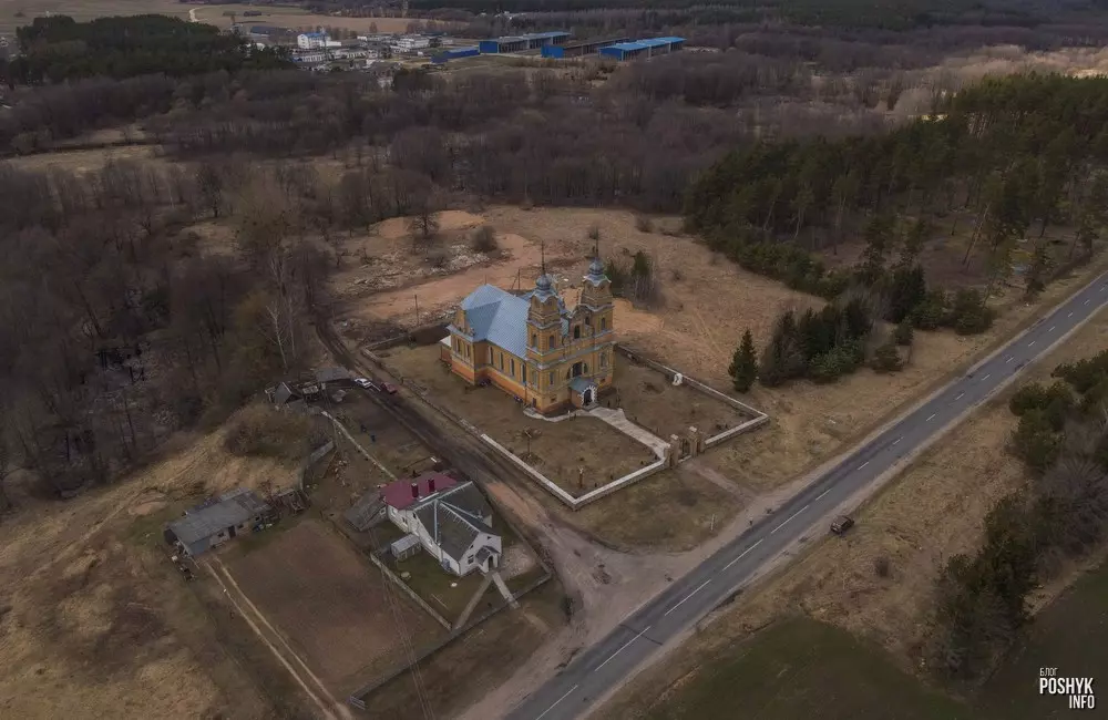 Касцёл Святога Антонія Падуанскага у вёсцы Дварэц Касцёл Святога Антонія Падуанскага у вёсцы Дварэц