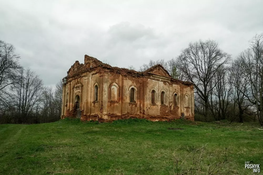 Царква святога Георгія ў вёсцы Красная Дуброва.