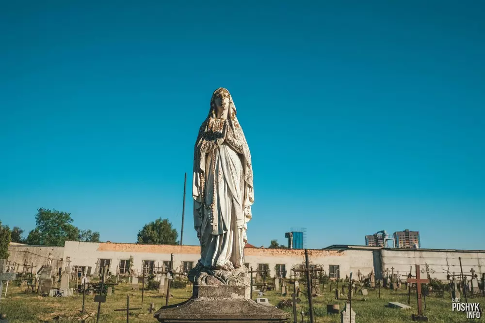 Старадаўнія каталіцкія могілкі і капліца 19 стагоддзя ў Брэсце