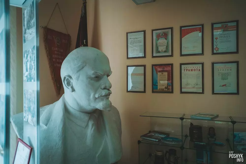 Бюст Леніна ў мінскім Гуме