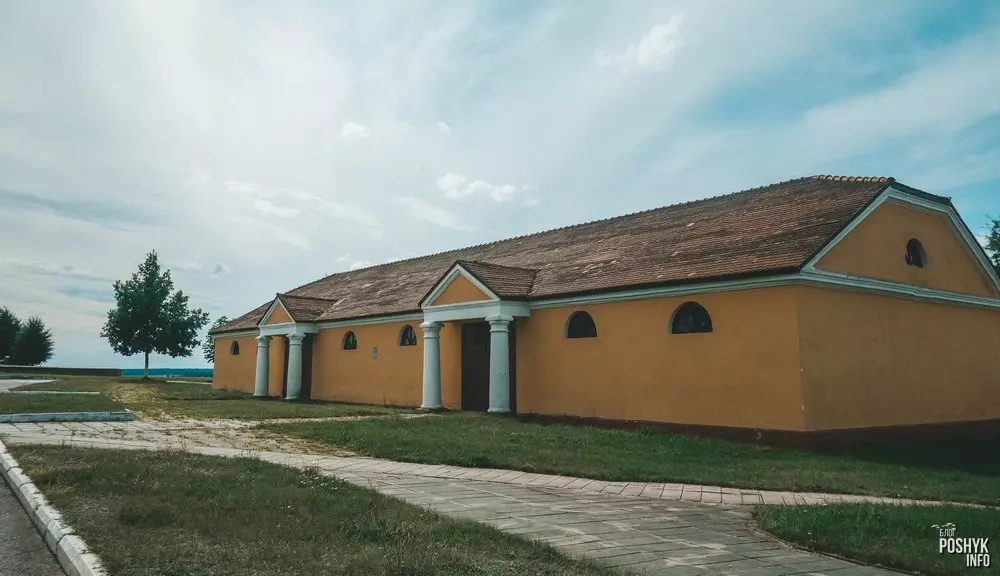 Былая стайня ў Мажэйкаве Былая стайня ў Мажэйкаве