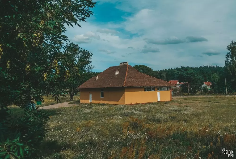 Гаспадарчыя пабудовы ў маёнтку Ромэраў Гаспадарчыя пабудовы ў маёнтку Ромэраў