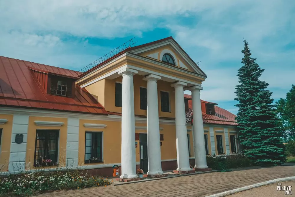 Маламажэйкаўская сядзіба Што такое порцік у архітэктуры?