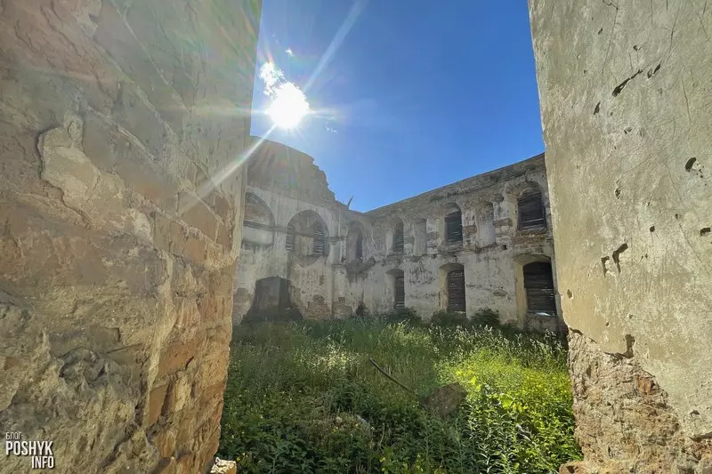Занядбаны будынак у Століне Занядбаны будынак у Століне