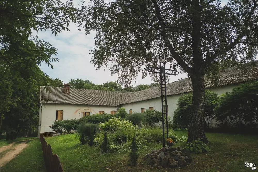 Рэшткі палаца Гільзенаў і кляштар місіянераў у Асвеі Былы шпіталь кляштара місіянераў у Асвеі