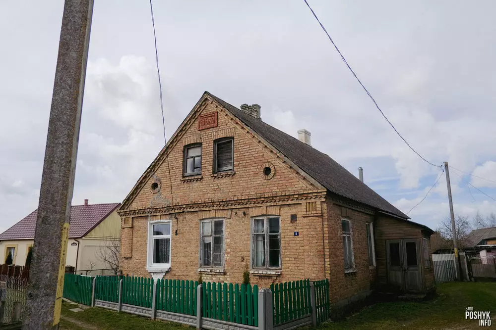 Радавая забудова ў аграгарадку Лунна, Мастоўскі раён Радавая забудова ў аграгарадку Лунна, Мастоўскі раён