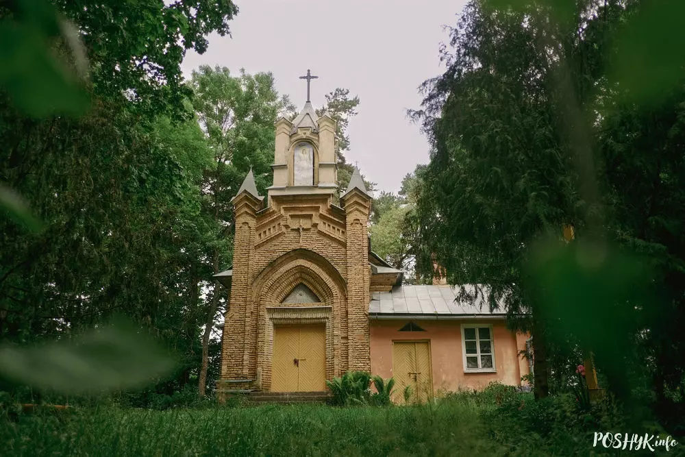 Капліца-пахавальня і ў Дзеравянчыцах Капліца-пахавальня і ў Бракава (Дзеравянчыцы)