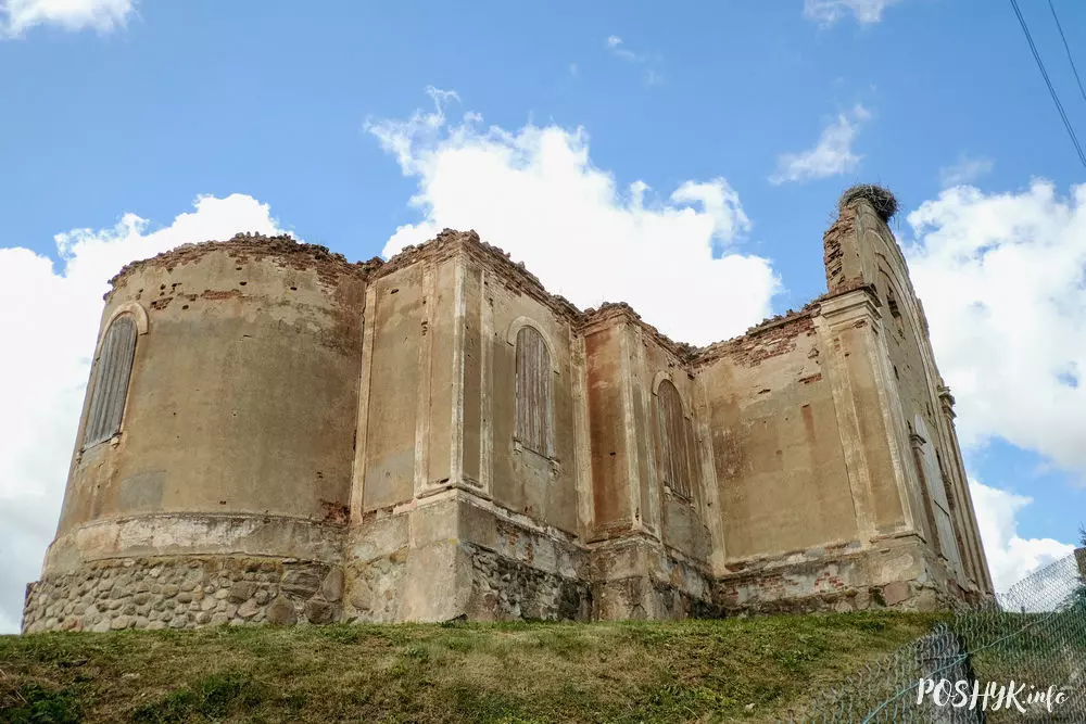 Руіны храма ў вёсцы Халопенічы