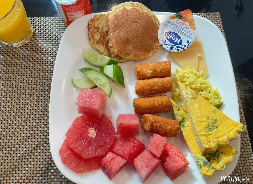 Як кормяць у гатэлі Holiday Inn Express Dubai