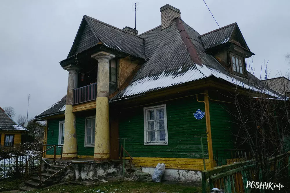 Незвычайныя драўляныя дамы ў Навагрудку