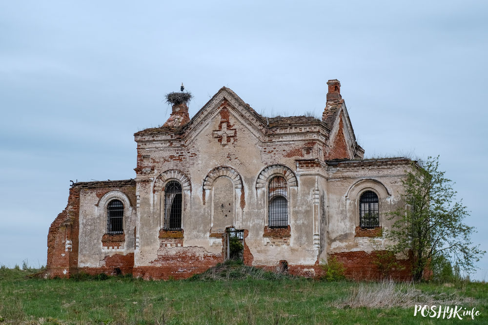 Ruins of Forgotten Churches: Abandoned Temples of Belarus