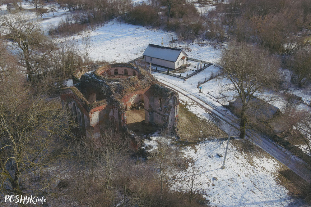 Руіны царквы ў вёсцы Беразавец
